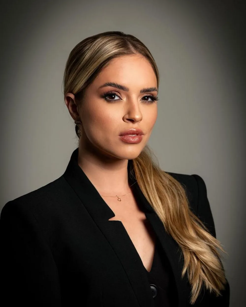 Dra. Fernanda Nogueira Portes, de lentes de contato dental