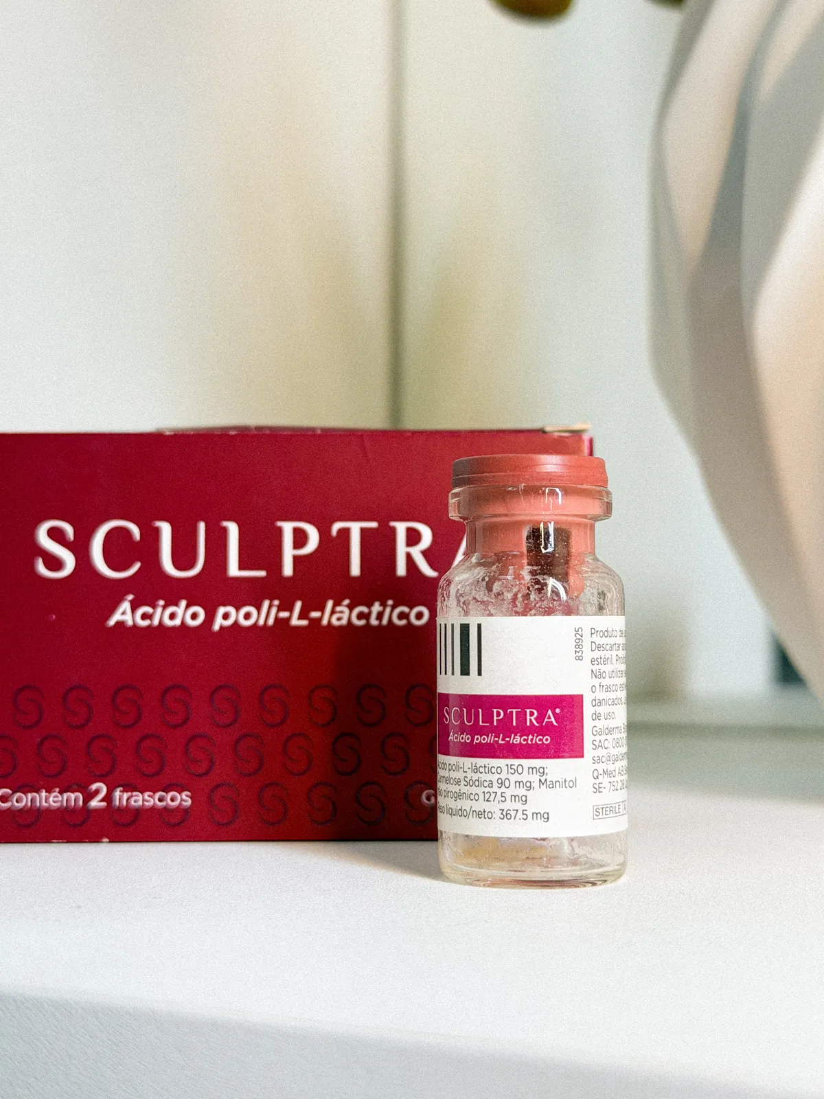 Caixa e frasco do bioestimulador Sculptra